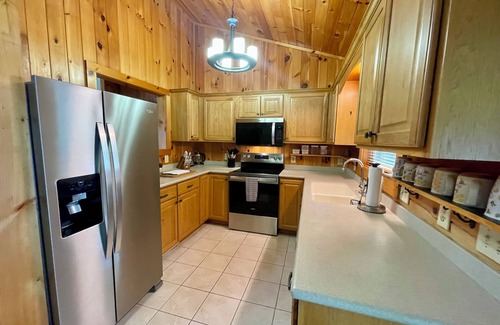 Jefferson House | Copper Mine Cabin - Jefferson, NC