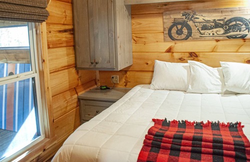 Blairsville Cabin | Copperhead Lodge Cabin 45. Blairsville, GA. Vacation Rentals