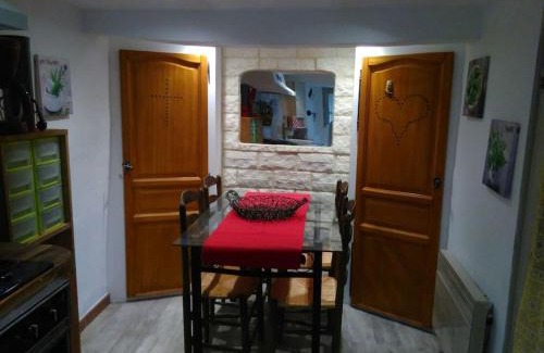 Aups Villa | Coquette petite maison de village