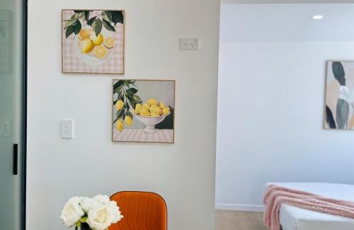 Daisy Hill House | Coral 1bd-studio at Daisy hills-minutes to M1 highway