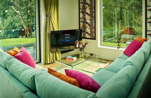 Port of Menteith Cottage | Cormorant Chalet - Pure indulgence with great views, private garden and hot tub
