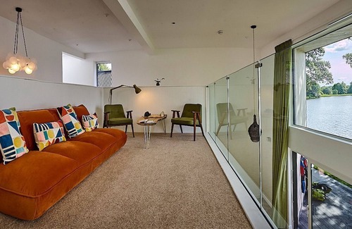 Port of Menteith Cottage | Cormorant Chalet - Pure indulgence with great views, private garden and hot tub