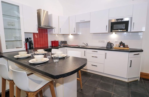 Talybont Cottage | CORNEL GLYD, pet friendly, luxury holiday cottage in Talybont