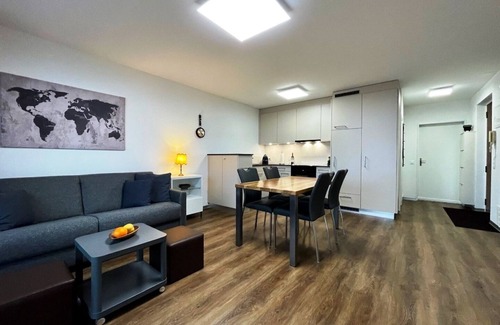 Orselina Apartment | Corner apartment on the 2nd floor for 1-3 persons.