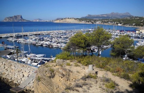 Pinar del Advocat House | Corner-bungalow with excellent sea view and community pool
