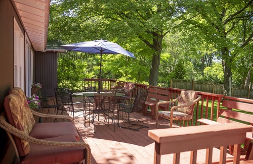 Williams Bay Cabin | Corner Cabin Pet Friendly Williams Bay on Lake Geneva