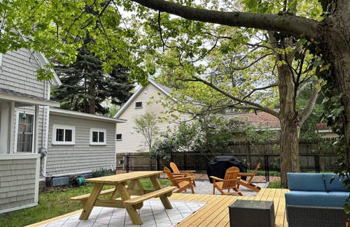 Saugatuck House | Corner Cottage, Downtown Saugatuck