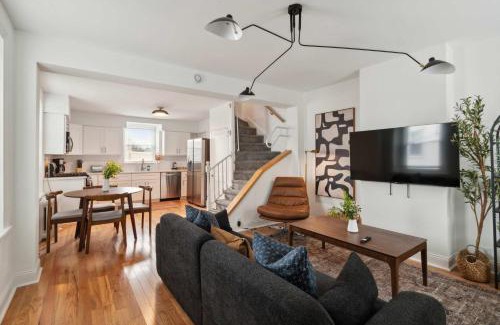 Manayunk House | Corner Rowhome with Parking Sleeps 8