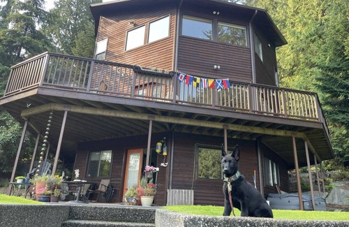 Oak Harbor House | Cornet Bay Lodge. Park retreat