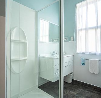 Coromandel Hotel | Coromandel Cottages