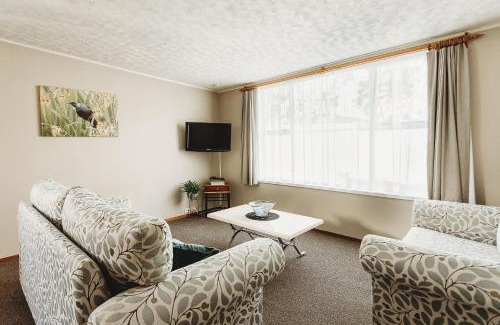 Coromandel Hotel | Coromandel Cottages