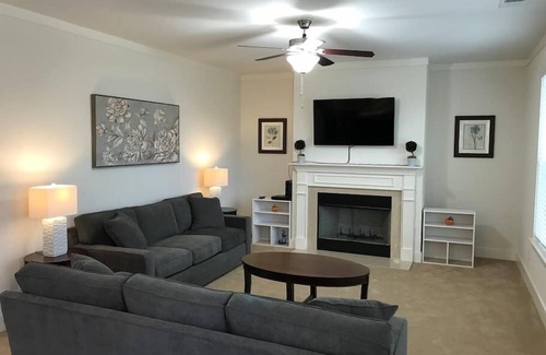 Lawrenceville House | Corp. Rental/Com. Pool/Tennis/5 BD/Sleeps 11
