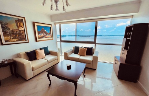 Las Penas Apartment | Corporate apartment in Puerto Santa Ana Guayaquil with WiFi, AC, Pool, Jacuzzi