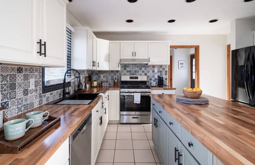 Kentwood House | `Corporate Elegance: Luxe Home in Grand Rapids (no basement)`