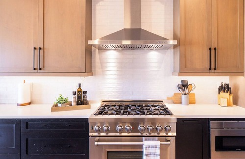 Fox Crossing House | Corporate & Family-Friendly Retreat | Heated Pool + Hot Tub | Near Intel