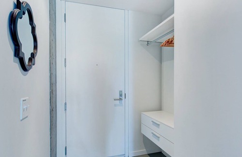 International District Apartment | Corporate Stays | Loft4U | Modern Studio 2BR