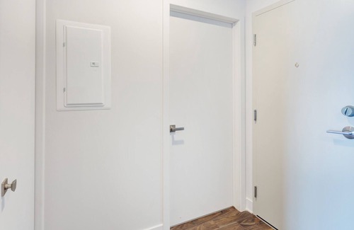 Brossard Apartment | Corporate Stays| Lumeo | Spacious and modern 1BR