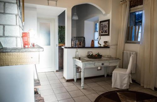 Morosolo House | Corte dei Brut