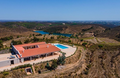 Lagos Apartment | Corte Velada Guest House - Room 2 by LovelyStay