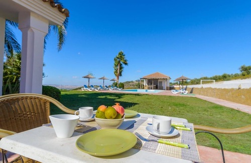 Arcos de la Frontera Villa | Cortijo Escondido Arcos de la Frontera by Ruralidays