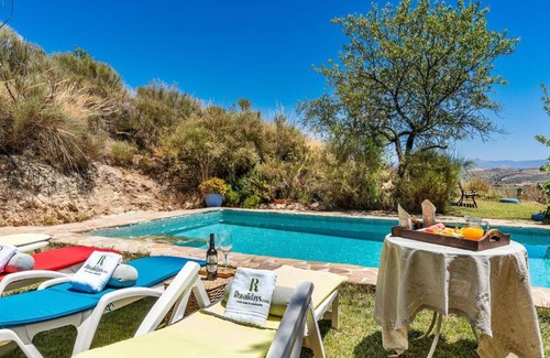 Illora House | Cortijo La Alberquilla Íllora by Ruralidays