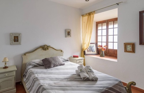 Antequera Villa | Cortijo los Dolmenes Antequera by Ruralidays