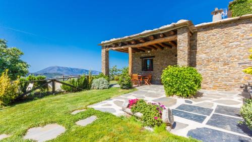 La Taha Villa | Cortijo Noguera La Taha - Pitres by Ruralidays