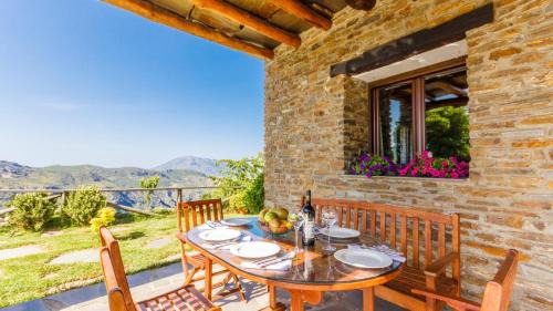 La Taha Villa | Cortijo Noguera La Taha - Pitres by Ruralidays