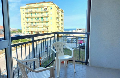 Lido di Pomposa Apartment | Cortina 2-9 Two room seafront apartment with air conditioning