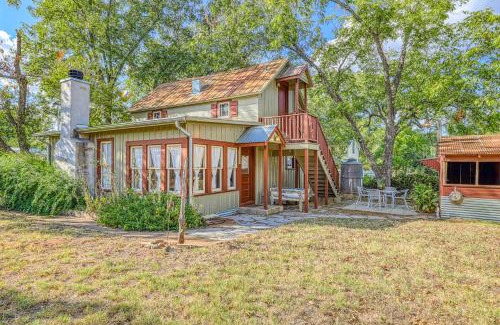 Fredericksburg House | Cosmos Cottage