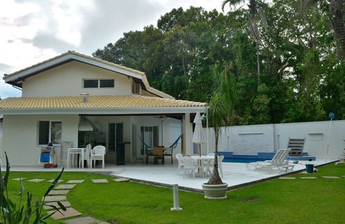 Guarutuba House | COSTA DO SOL 180m FROM GUARATUBA BEACH, ROOM 3 SUITE AIR COND. WIFI