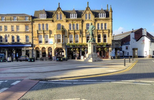 Bury Apartment | Cosy 1-bed Apartment in Bury Town Centre