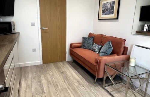 Canton Apartment | Cosy 1 Bedroom Apartment In Cardiff