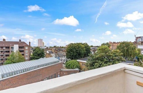 Mottingham and Chislehurst North Apartment | Cosy 2-bed Apartment in the Heart of Vauxhall