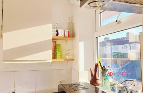 Queensbury Apartment | Cosy 2-Bed Studio with Amenities in London suburb