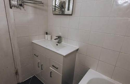Swiss Cottage Apartment | Cosy 2 bedroom apartment in Swiss Cottage.