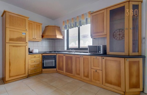 Siggiewi Apartment | Cosy 2BR penthouse with private balcony