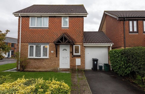 Bradley Stoke House | Cosy 3-bed house - Bradley Stoke - Free parking -Fast internet -Self-checkin