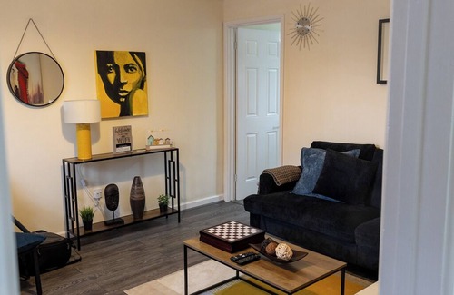 Bradley Stoke House | Cosy 3-bed house - Bradley Stoke - Free parking -Fast internet -Self-checkin