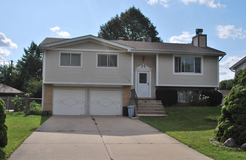 Darien House | Cosy 4 Bdr. House with Spacious Yard