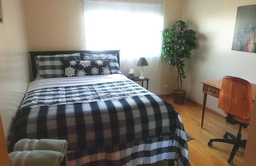 Darien House | Cosy 4 Bdr. House with Spacious Yard