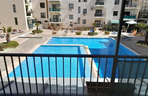 Bugibba Apartment | Cosy 4 Bedroom Apt with use of Pool