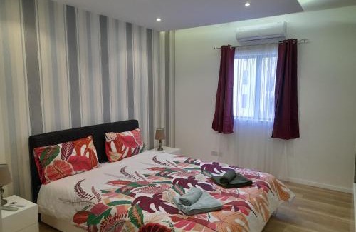 Bugibba Apartment | Cosy 4 Bedroom Apt with use of Pool