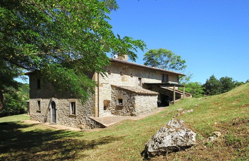 Bagnoregio Villa | Cosy apartment in villa for 4 guests with pool, WIFI, patio and parking