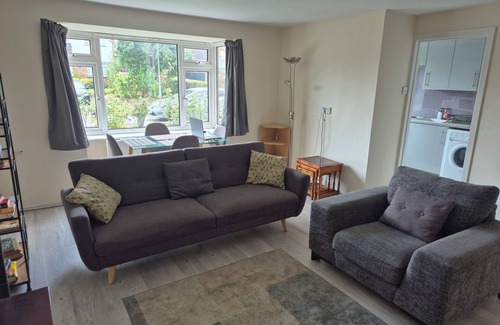 Borehamwood Apartment | Cosy and comfortable in Borehamwood