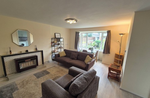 Borehamwood Apartment | Cosy and comfortable in Borehamwood