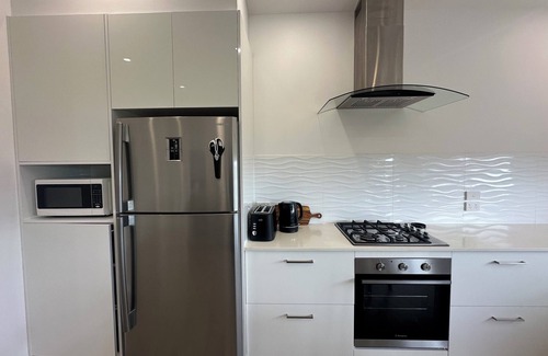 Clare House | Cosy and comfortable executive Unit with gorgeous views and close to town centre