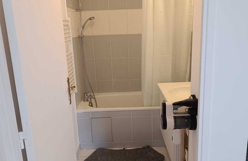 Carrieres-sous-Poissy Apartment | Cosy and quiet: Apartment 20 minutes from Paris and Versailles