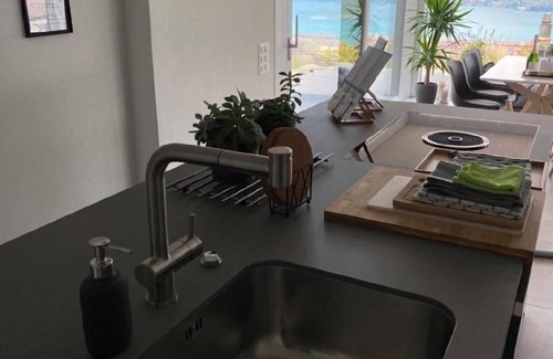 Krattigen Apartment | Cosy and modern flat with panoramic views