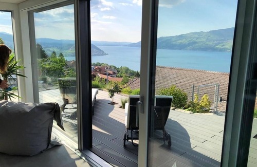 Krattigen Apartment | Cosy and modern flat with panoramic views